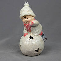 Декоративная светящаяся фигурка - Мальчик со снежным комом, 8,5x9x17,5см, белый с розовым, магнезия (920128-1)