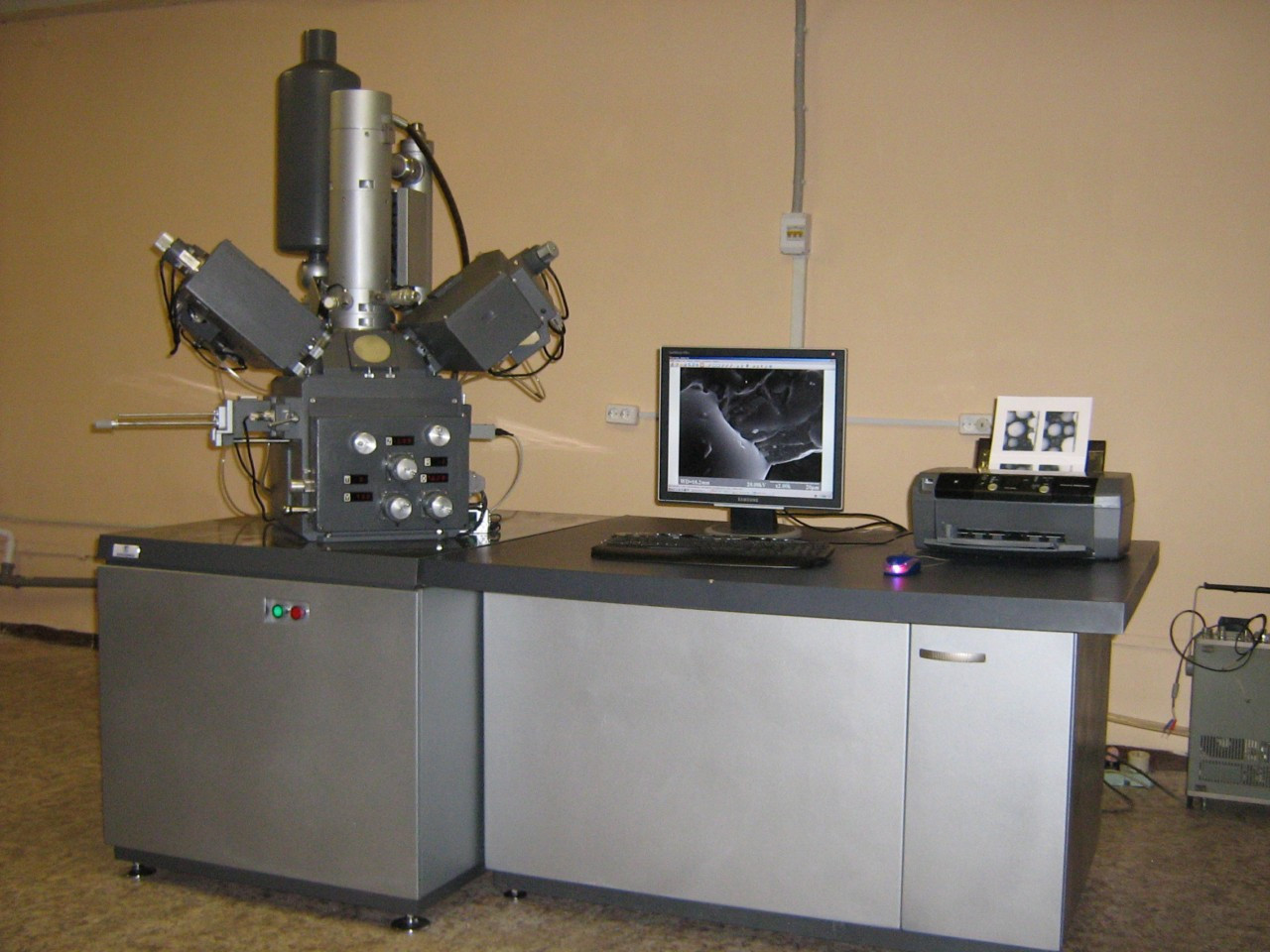 Растровый электронный микроскоп РЭММА-2000 - фото 1 - id-p649149