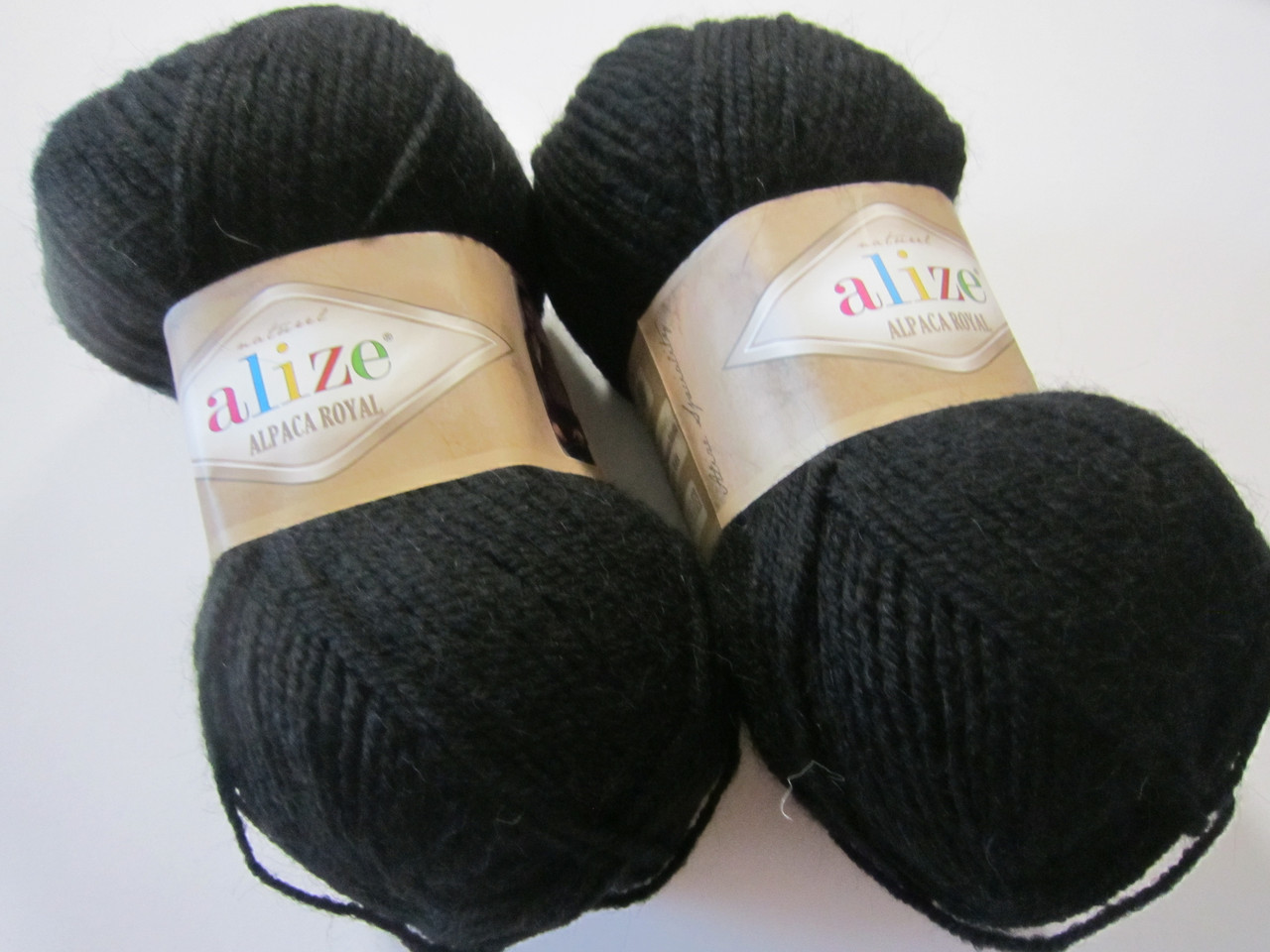 ALPACA ROYAL 60 ЧОРНИЙ - 30% альпака, 15% вовна, 55% акрил