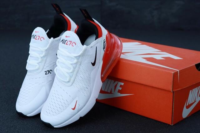 Жіночі Nike Air Max 270 фото