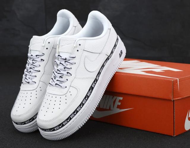 Жіночі кросівки Nike Air Force 1 Жіночі кросівки Nike Air Force 1 фото