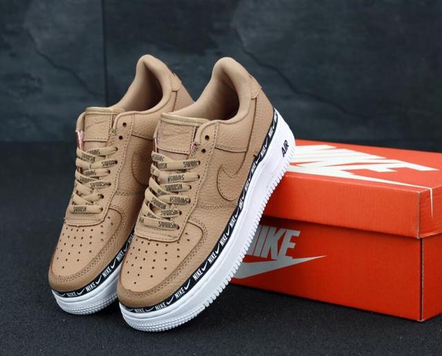 Купити жіночі кросівки Nike Air Force Купити жіночі кросівки Nike Air Force фото