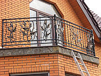 Балкон с кованым лыстям В4