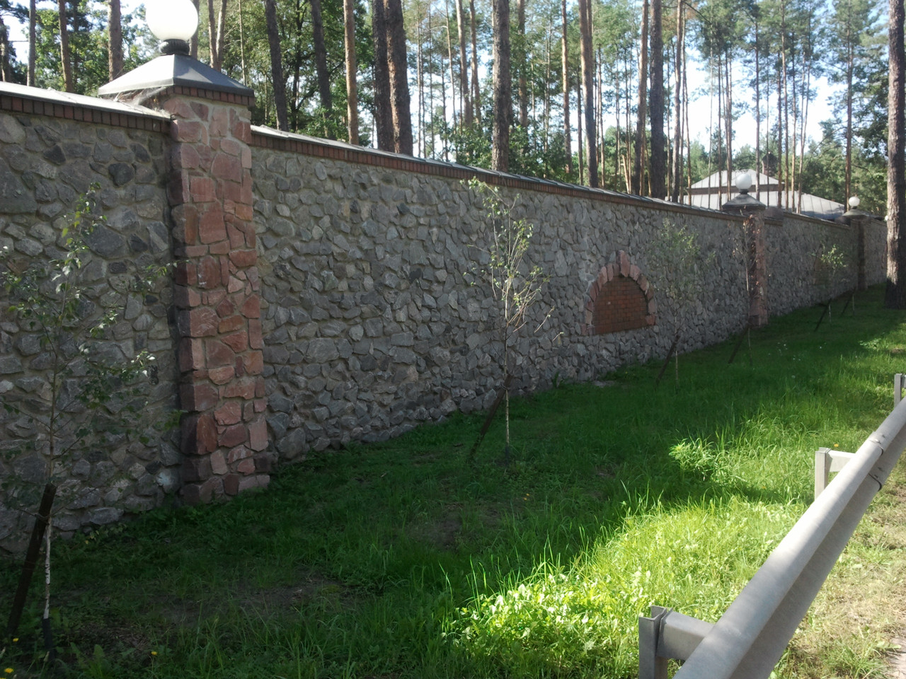 Забір, Фундамент, Цоколь із бутового каменю. Фото. Киев