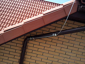 Переход токотвода на стену