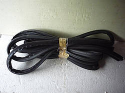 Ущільнювач прорізу кузова Москвіч 2141