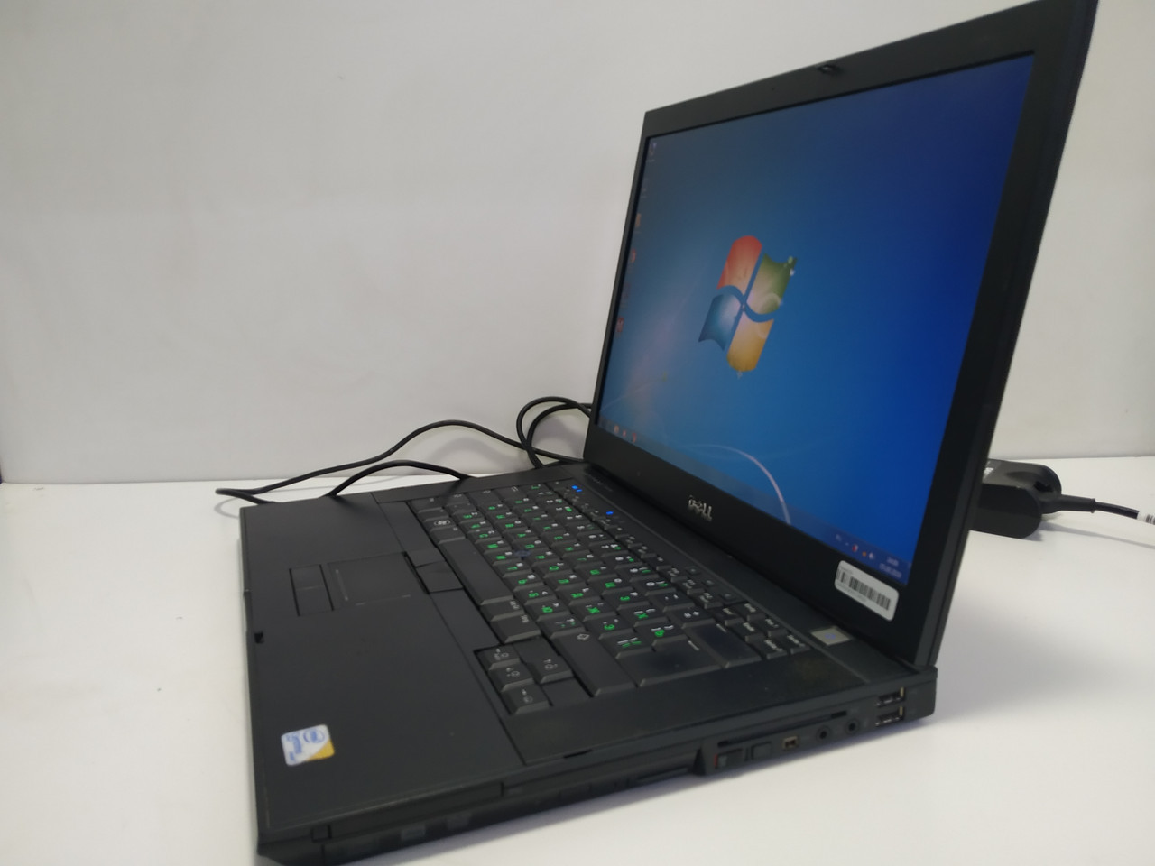 15,4" Dell Latitude e6500\ Intel Core 2 p8700 2.54\ 4 ГБ ОЗУ \ 160 ГБ HDD\ без АКБ\ Quadro NVS 160M