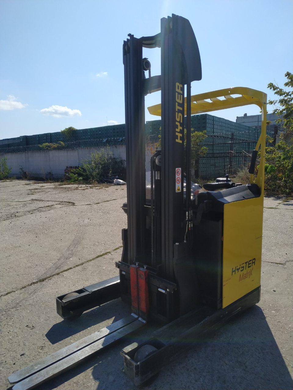 Оренда річтрака (штабелера) Hyster. Вантажопідйомність 1,4 тони. Висота підйому 6,4 метра