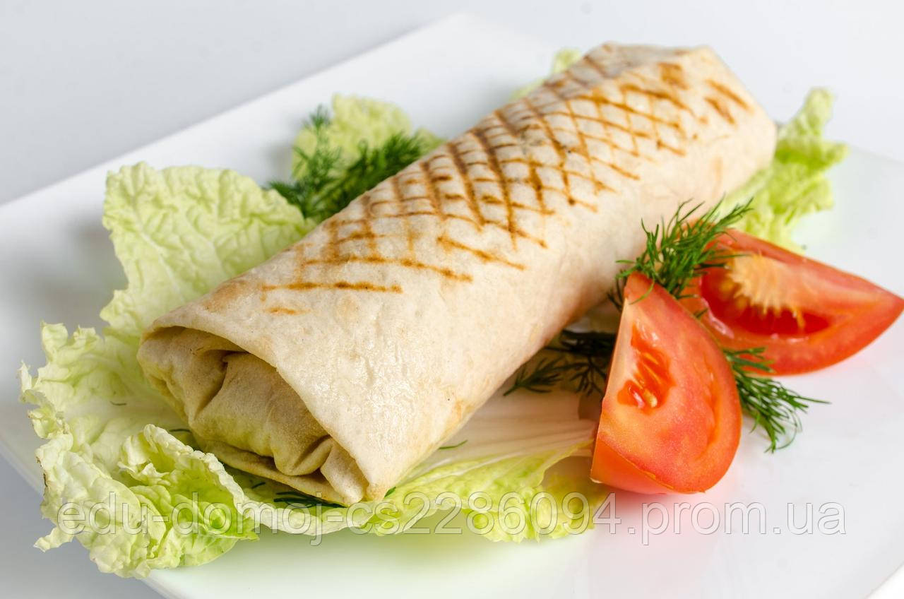 Шаурма з куркою і соусом чилі