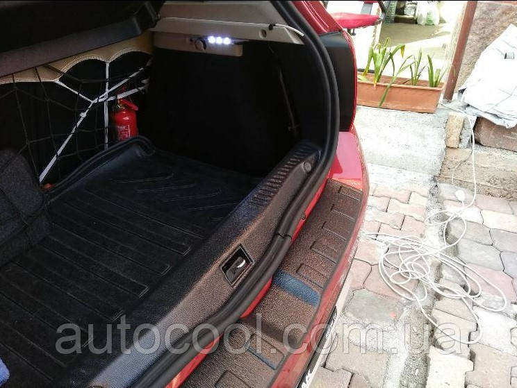 Накладка на поріжок багажника Renault Sandero Stepway 2014+ Рено Сандеро Степвей для румунської збірки