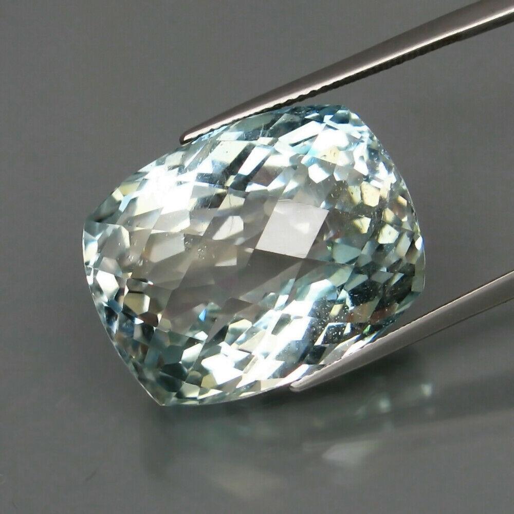 Топаз 53.76 Ct. 22.6 X 17.8 X 15.8 мм