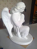 Скульптура ангелів на могилу з бетону. Ангелок з бетону 45 см, фото 3