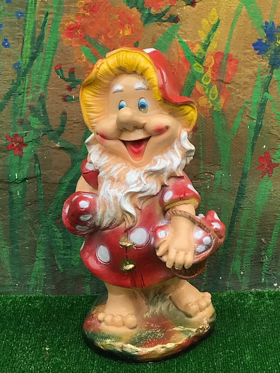 Садова фігура, гном з грибами (висота 51 см)