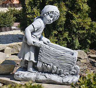 Садова фігура скульптура для саду Дівчина з візком 45*24*51cm SS0691080-16 статуя вазон горщик