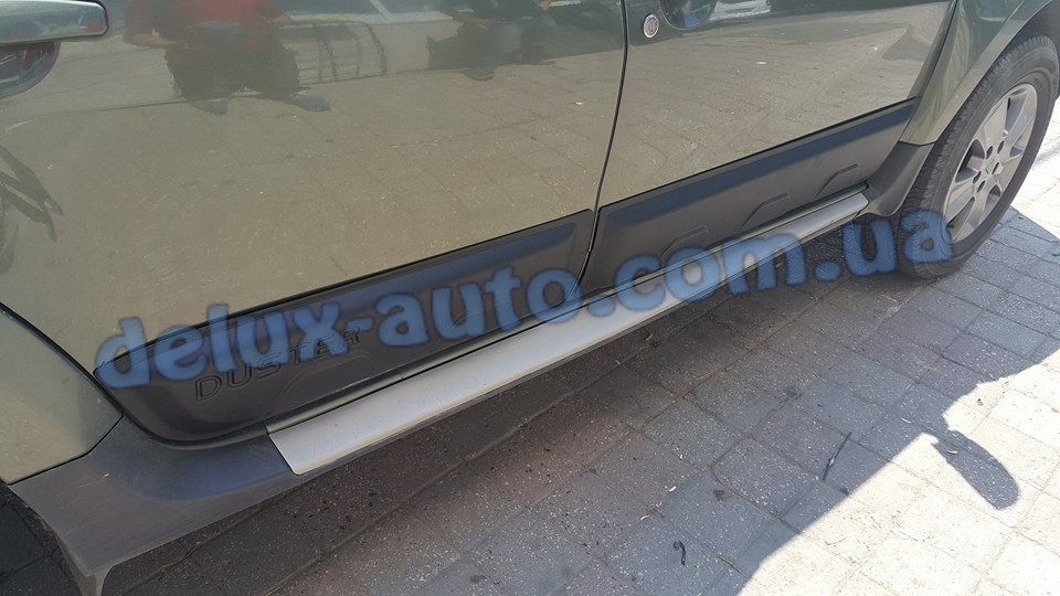Накладки на двері на Рено Дастер 2010-2018 Молдинги на двері для Renault Duster 2010-2018