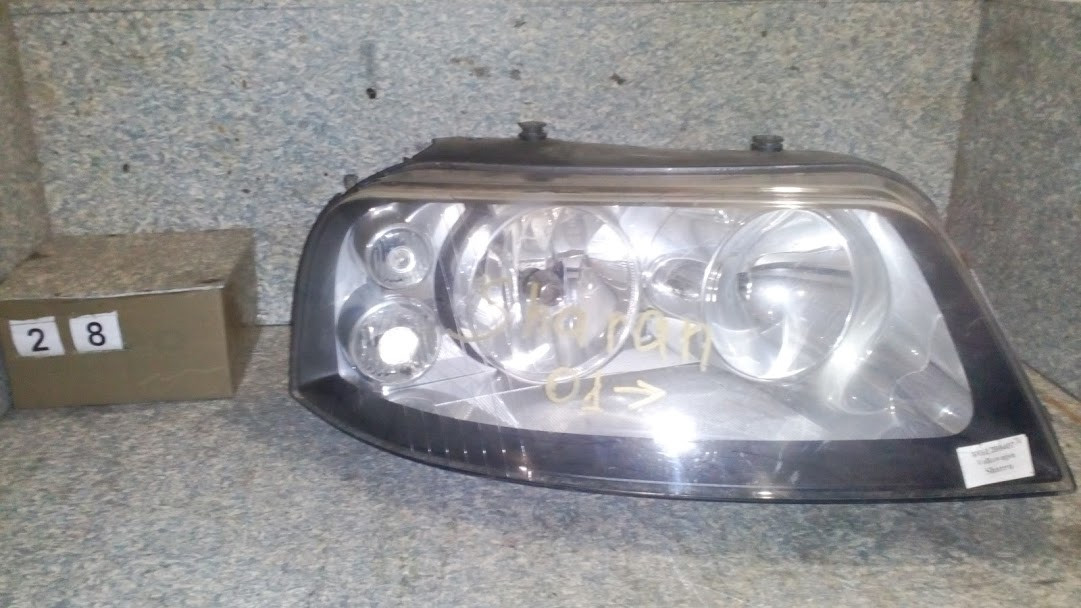 No28 Б/у Фара права для Volkswagen Sharan 2000-2010 Дефект