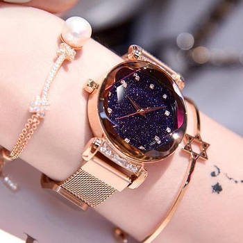 Жіночі наручні годинники красиві з камінням стильні на золотому ремінці Starry Sky watch ОПТ
