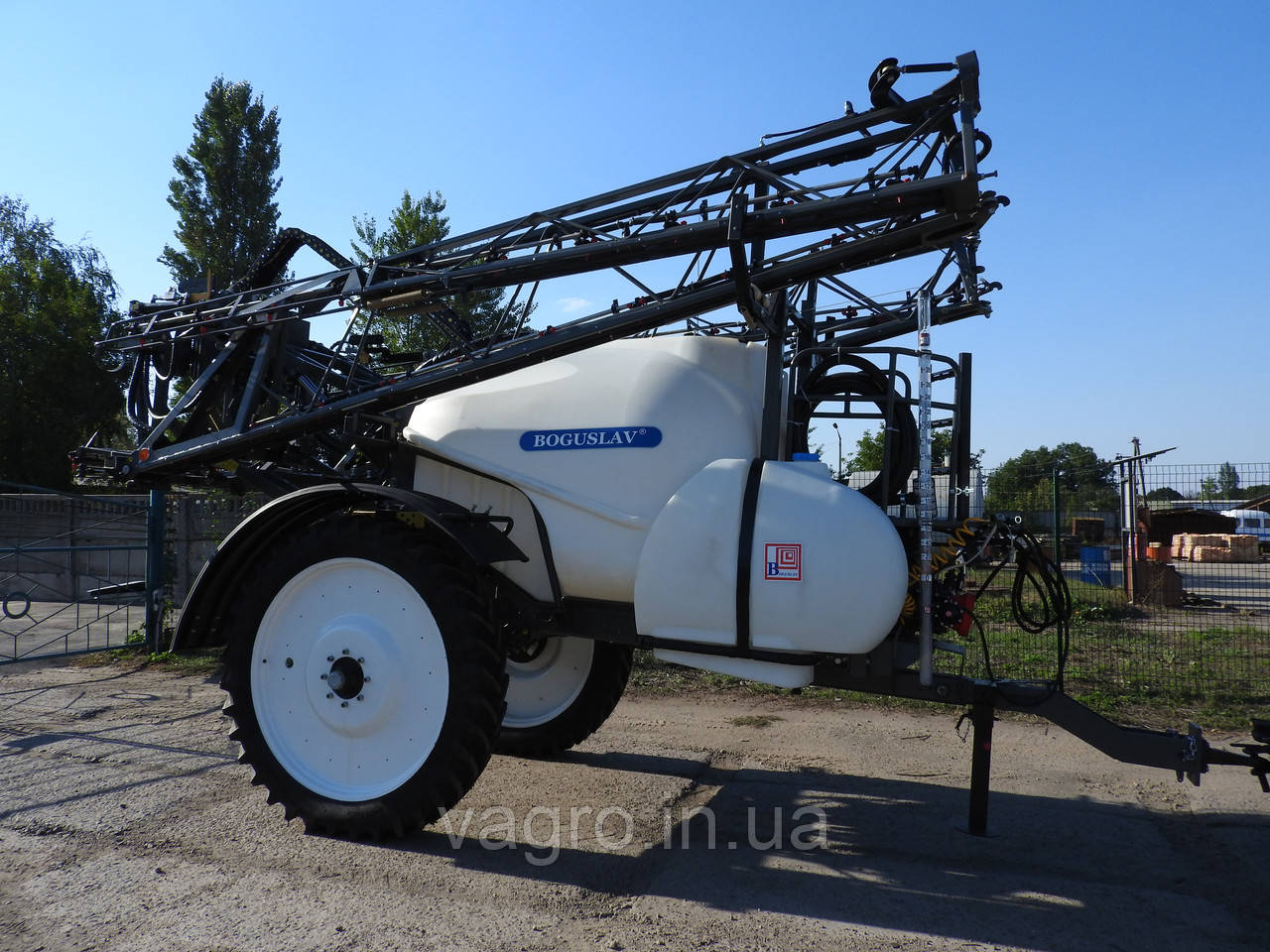 Обприскувач причіпний Атлант ОПК 3200-22 Богуслав