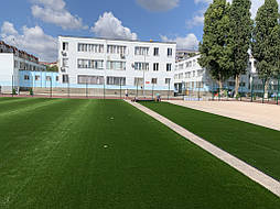 Укладка синтетической травы на школьном стадионе, г. Одесса 3