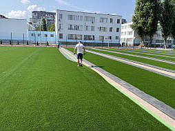 Укладка синтетической травы на школьном стадионе, г. Одесса 9