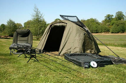 Стільці, намети, розкладачки