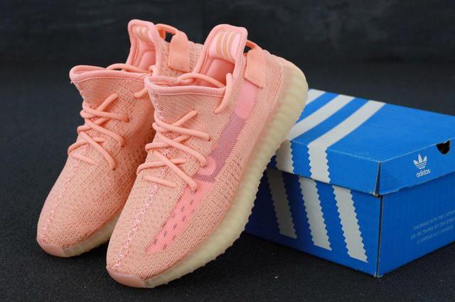 Adidas Yeezy Boost фото
