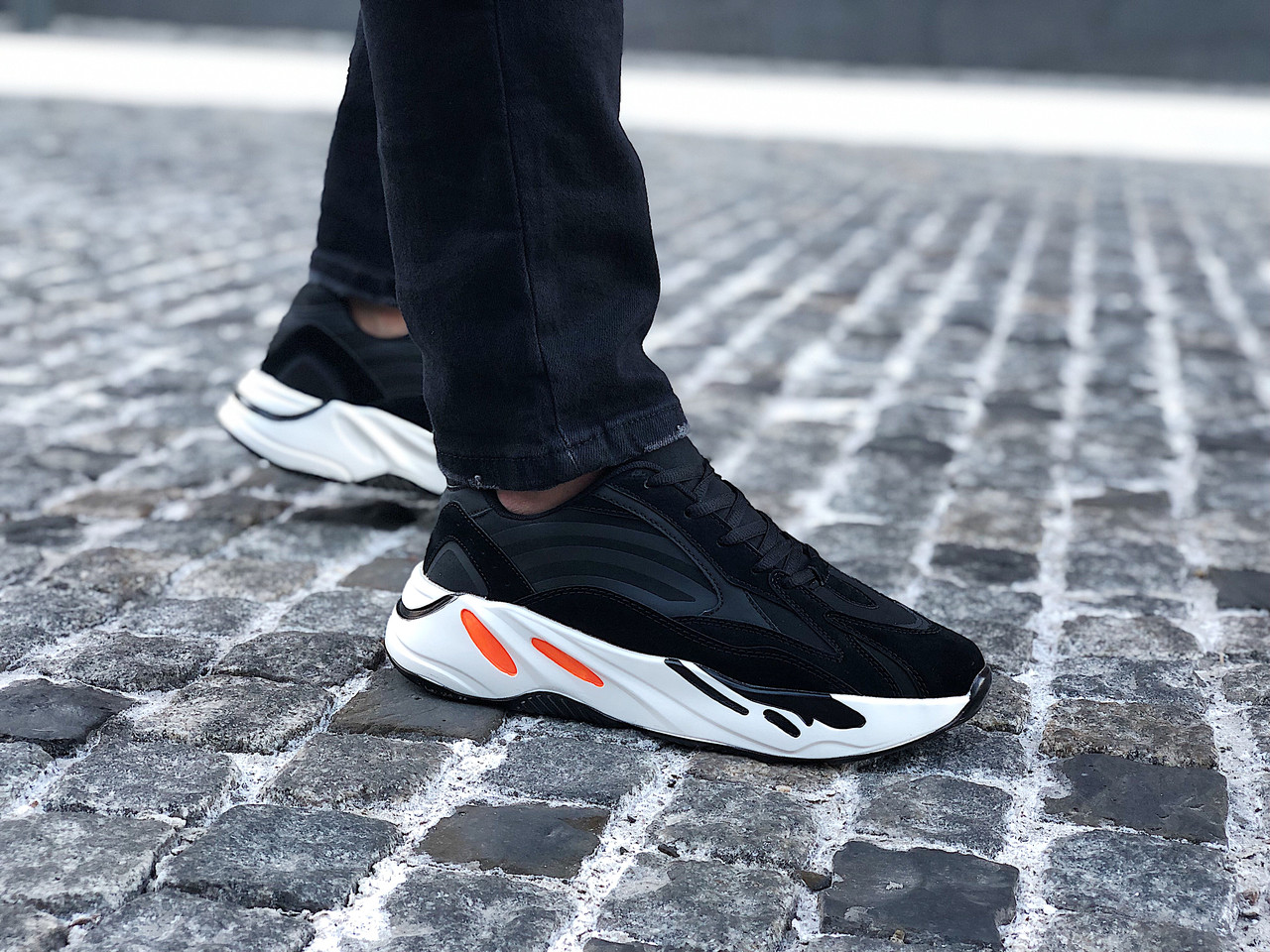 Кросівки чоловічі Adidas Yeezy 700 Boost (Розмір:41), фото 1