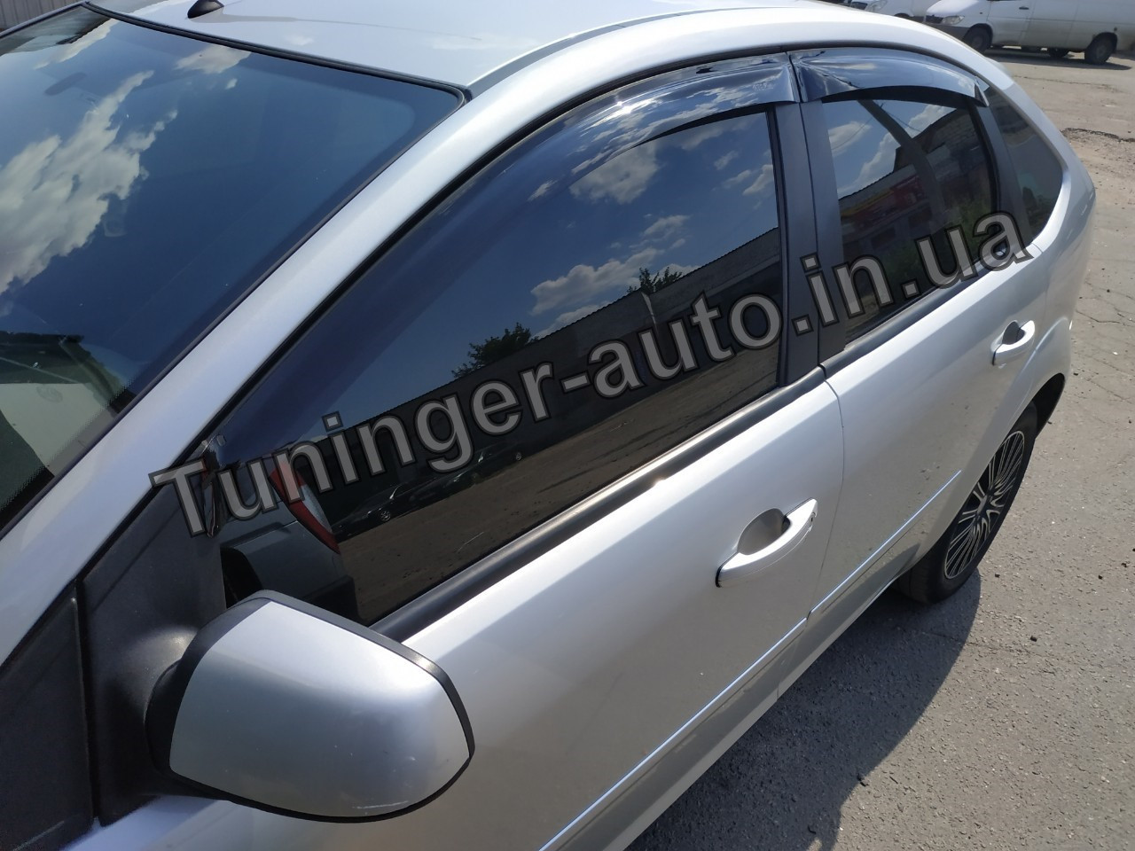 Дефлектори вікон (вітровики) Ford Focus 2004-2011 (Hic)