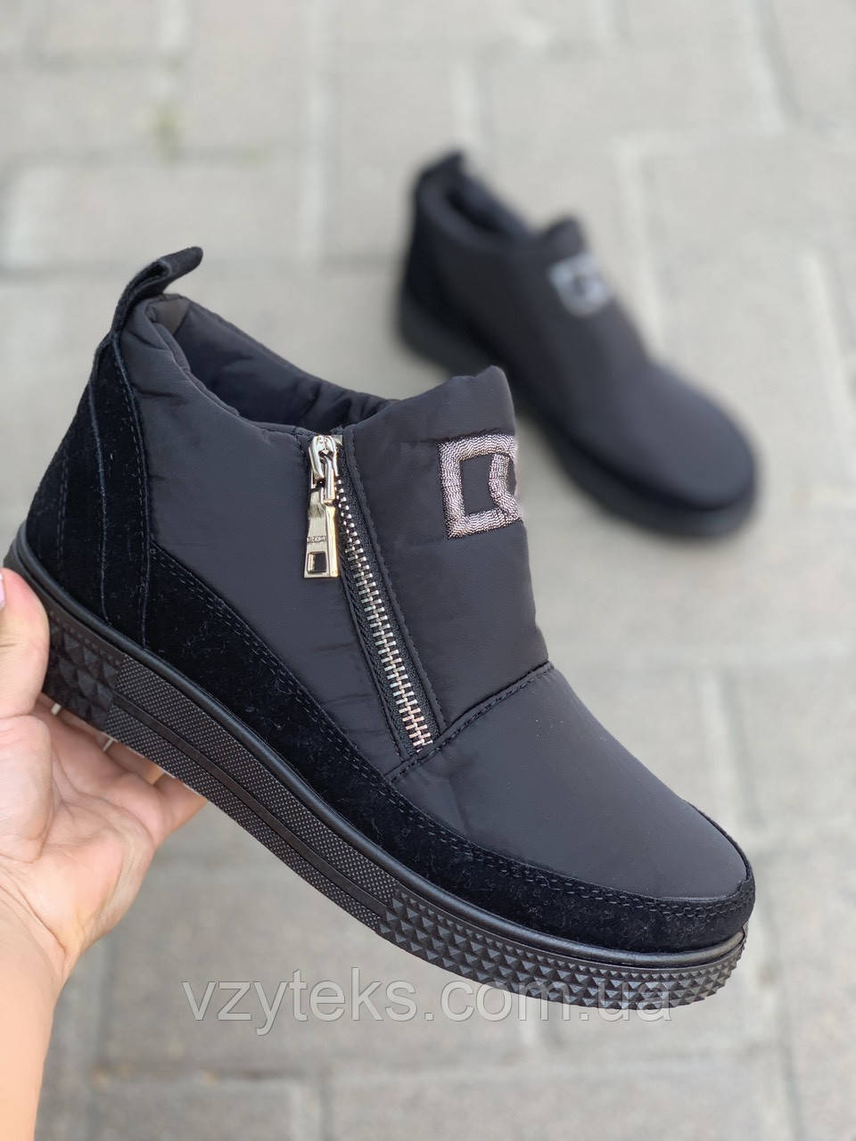 Дутики короткі жіночі чорні з вишивкою Україна, фото 1