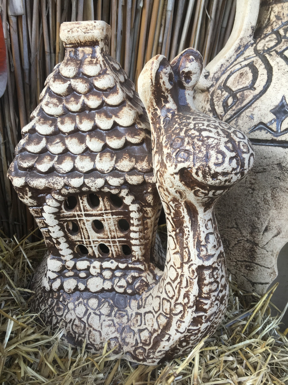 Шамотная фігура, равлик хатинка ( висота 52 см.)