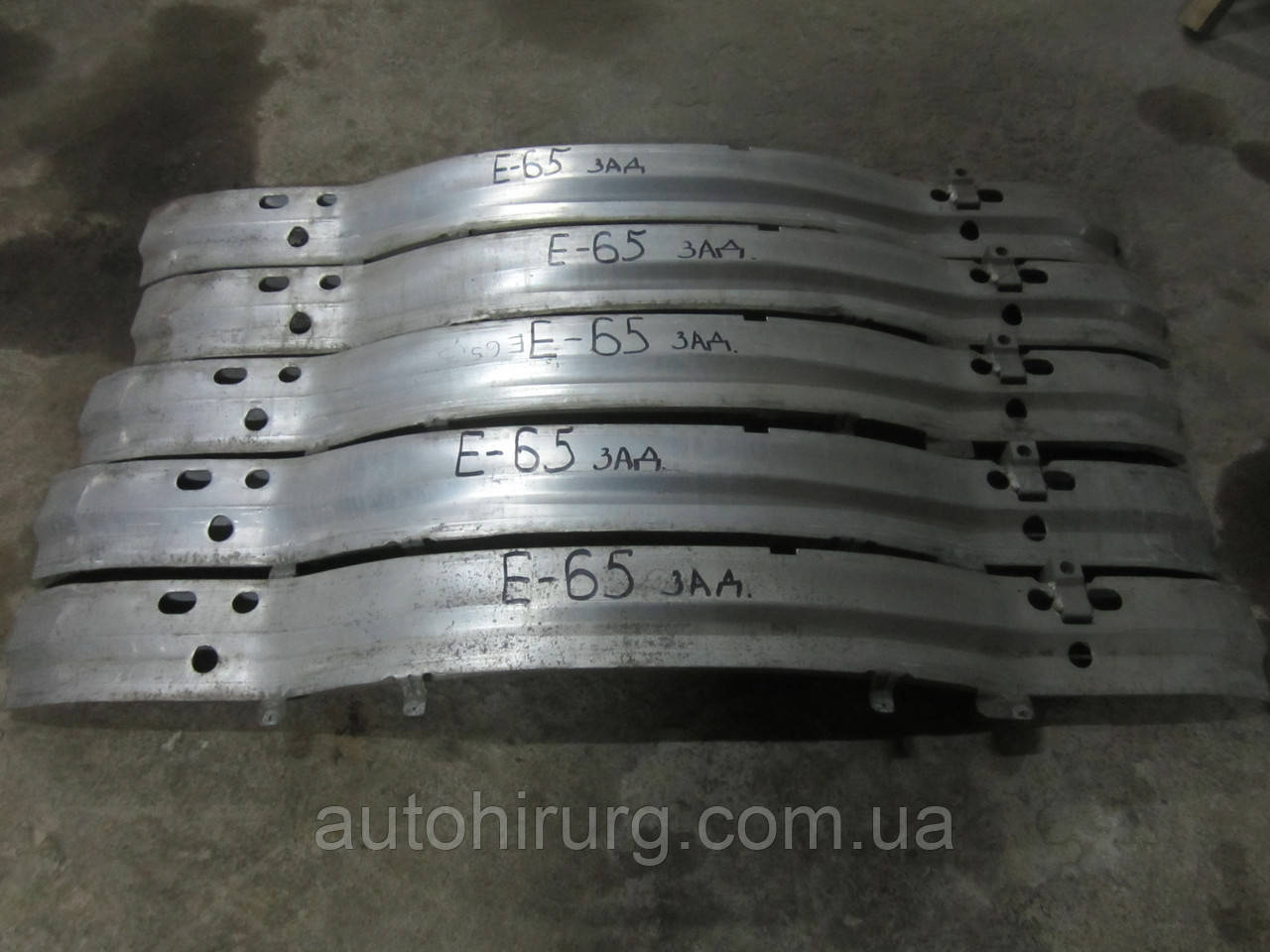 Підсилювач заднього бампера BMW E65/E66