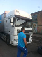 Замена лобового стекла на грузовике DAF XF 105 Евро 5 в Орджоникидзе  10