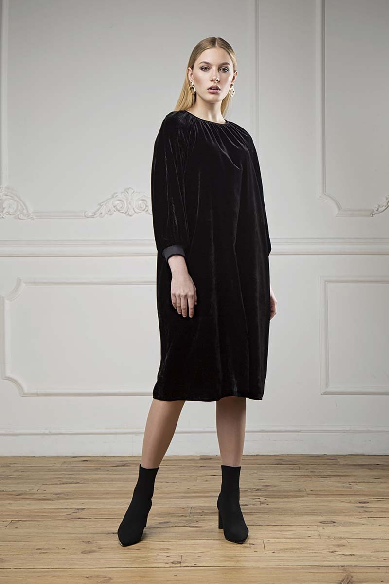 Плаття оксамитове чорне реглан oversize WOOLBOOK