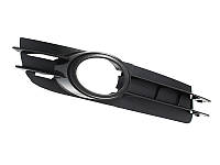 Решітка в бампер права Audi A6 03-08 р.