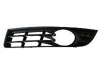 Решітка в бампер ліва VW Passat B6 05 р. -