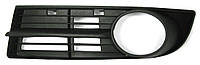 Решітка в бампер ліва VW Caddy 04 р. -