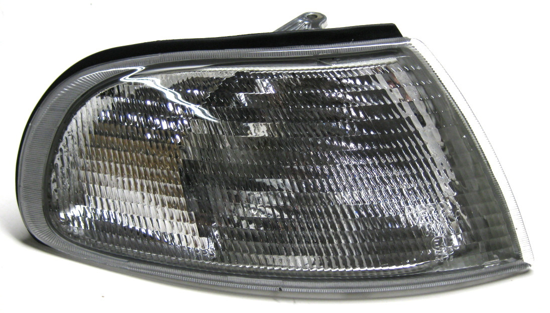 Поворотник, повторювач повороту білий правий Honda Accord 93-96 рр.