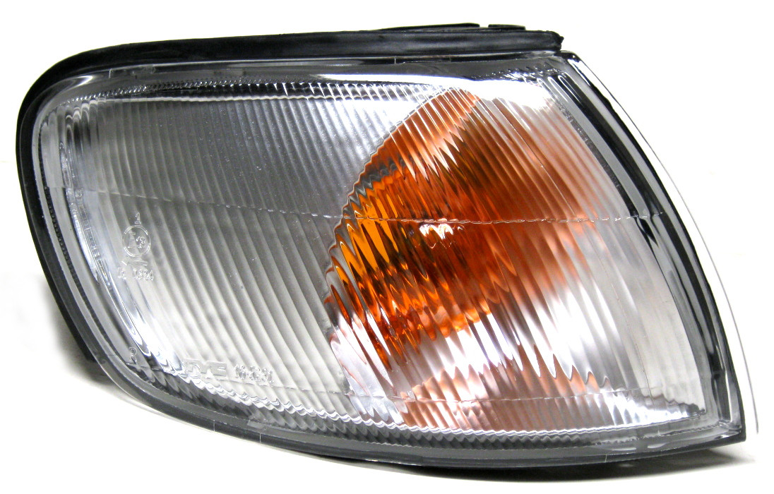 Поворотник, повторювач повороту правий Nissan Almera N15 95-97 рр.