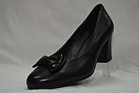 Туфлі шкіряні на підборах. Erisses. Розміри: 41, 42 (шкіра); 40, 41 ( замша).