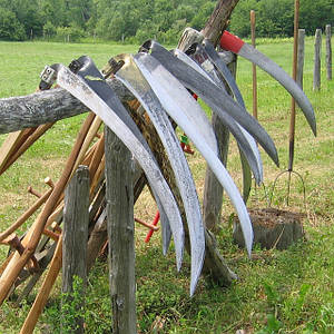 Коси та серпи