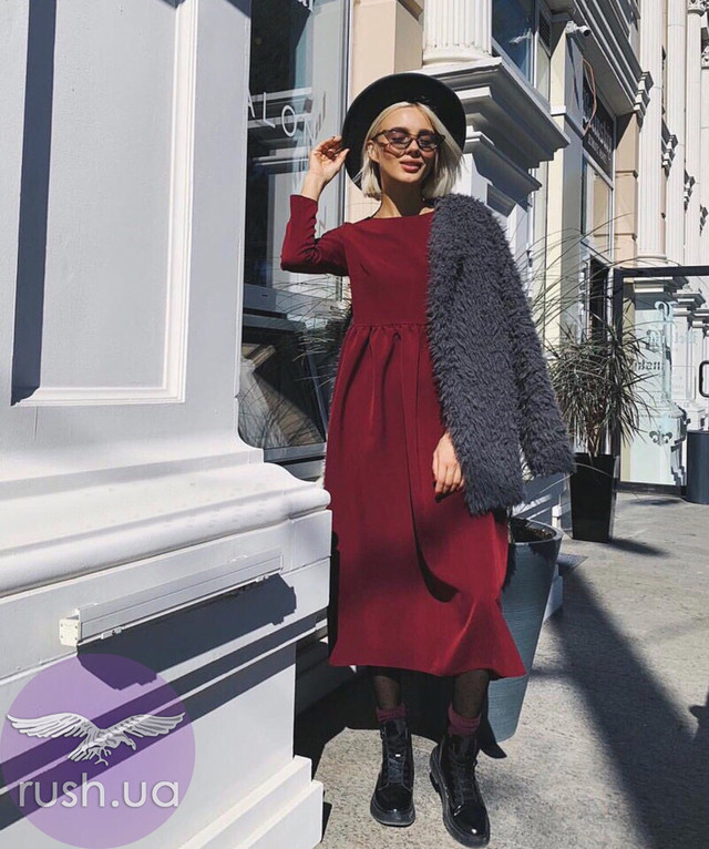 Розкльошені сукні міді трикотажне Розкльошені сукні міді трикотажне