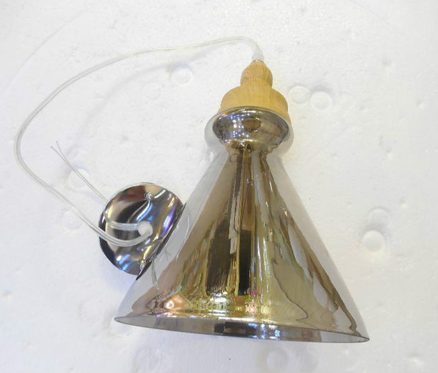 Светильник подвесной стильный и качественный под лампу Е27, стекло, чайный плафон.