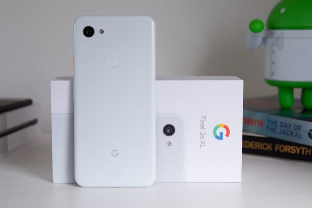 Смартфон Google Pixel 3a 4/64GB Just Black Смартфон Google Pixel 3a 4/64GB Just Black