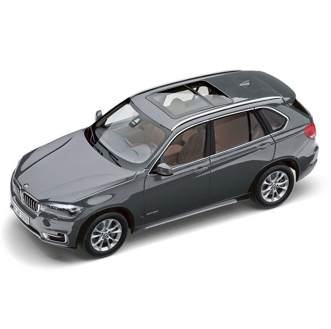 Оригінальна колекційна модель BMW Miniatur X5 (F15), масштаб 1:18, колір space grey (80432318988)