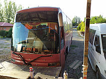 Производство и замена лобового стекла триплекс на автобусе Mercedes Benz O404 Noge Touring в Никополе (Украина). 5