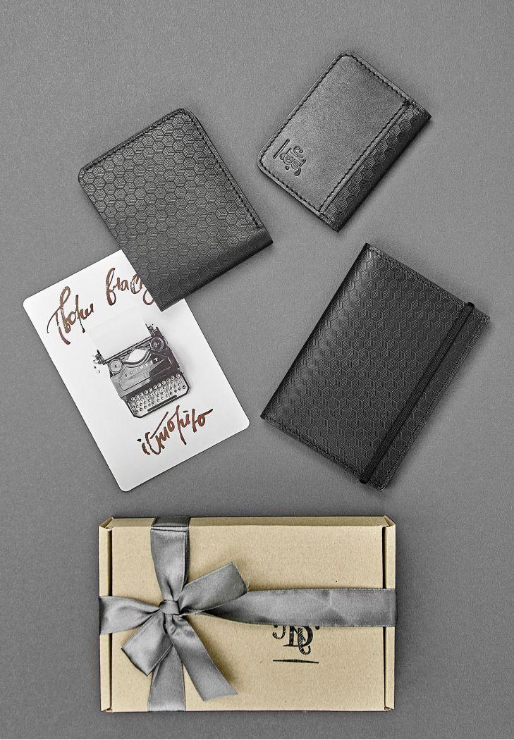 Чоловічий подарунковий набір шкіряних аксесуарів "Мілан": портмоне, обкладинка на паспорт і кард-кейс