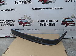 Молдинг спідниця бампера переднього нижня ліва Toyota Camry (1987-1991) OE:76083-32010