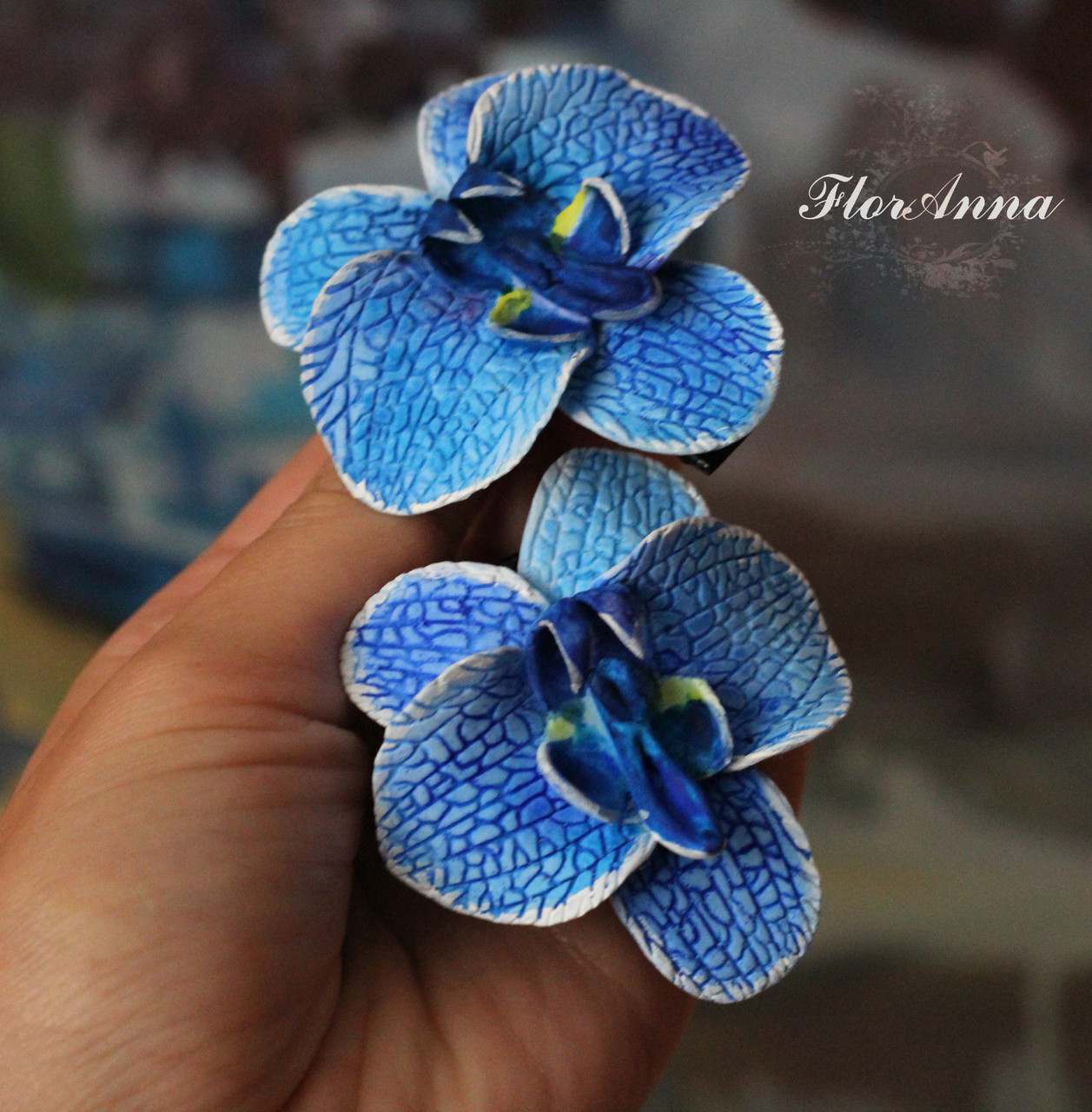Синяя заколка цветок ручной работы "Синяя орхидея с росписью" 1 шт - фото 2 - id-p1043519299