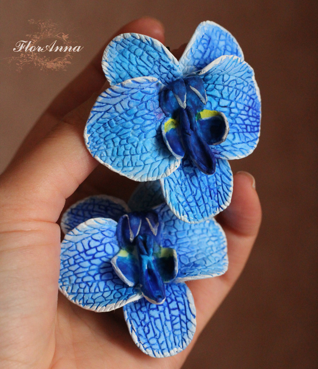 Синяя заколка цветок ручной работы "Синяя орхидея с росписью" 1 шт - фото 3 - id-p1043519299