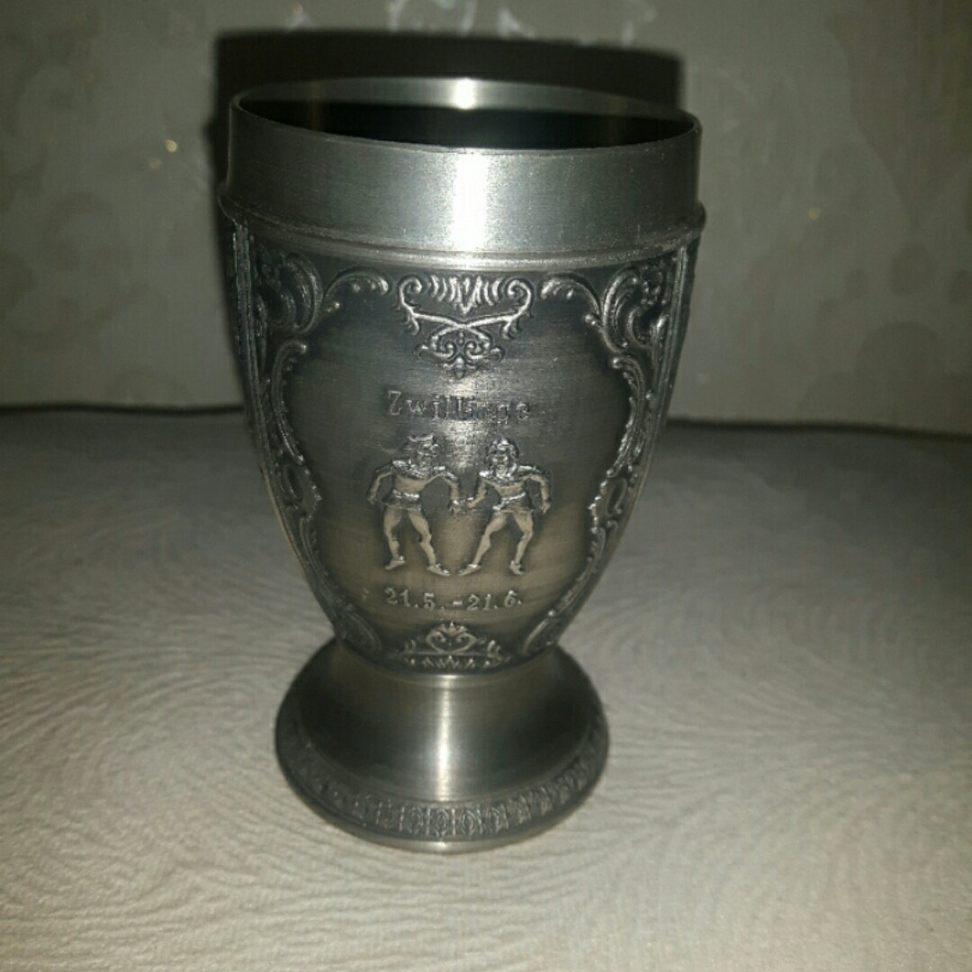 Олов'яний келих Близнюки